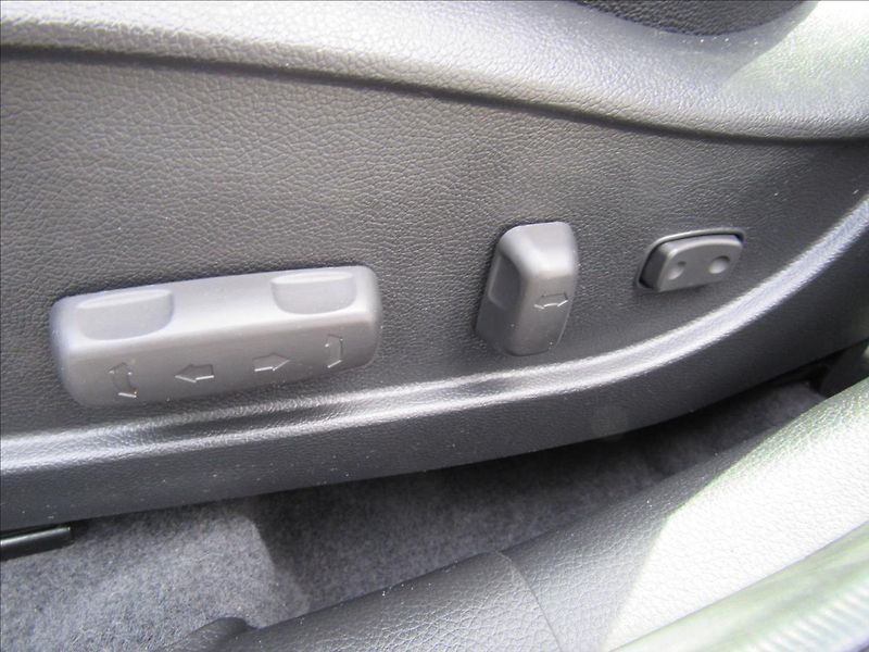 Hyundai i30 1,6 GDI 99kW Automat - fotka 25 z 32