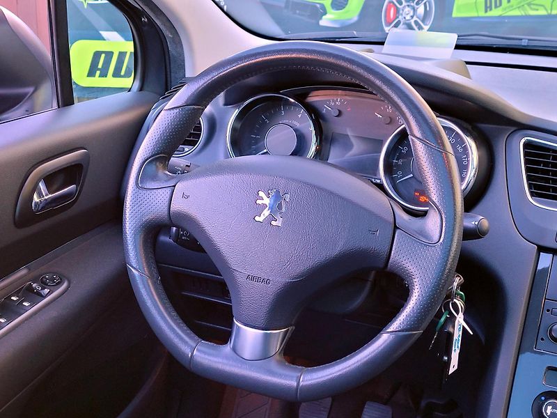 Peugeot 5008 1,6THP SW *DIGIKLIMA* - fotka 42 z 48