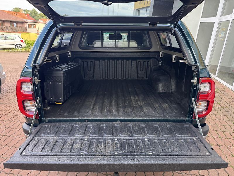 Toyota Hilux (2023) 2.8 automat Executive - fotka 16 z 18