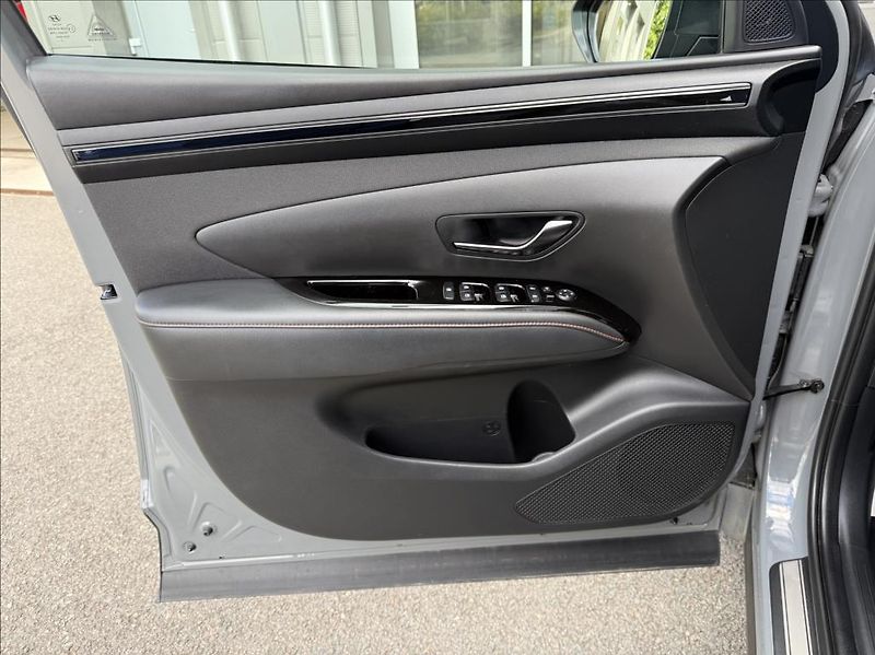 Hyundai Tucson 1,6 T-GDI 4x4  N Line - fotka 9 z 24
