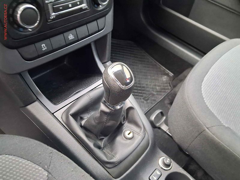 Škoda Yeti (2012) 2.0 TDi 4x4, 2.maj,ČR - fotka 15 z 15