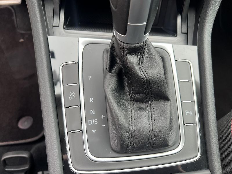 Volkswagen Golf 1.4 TSI, DSG - fotka 21 z 26