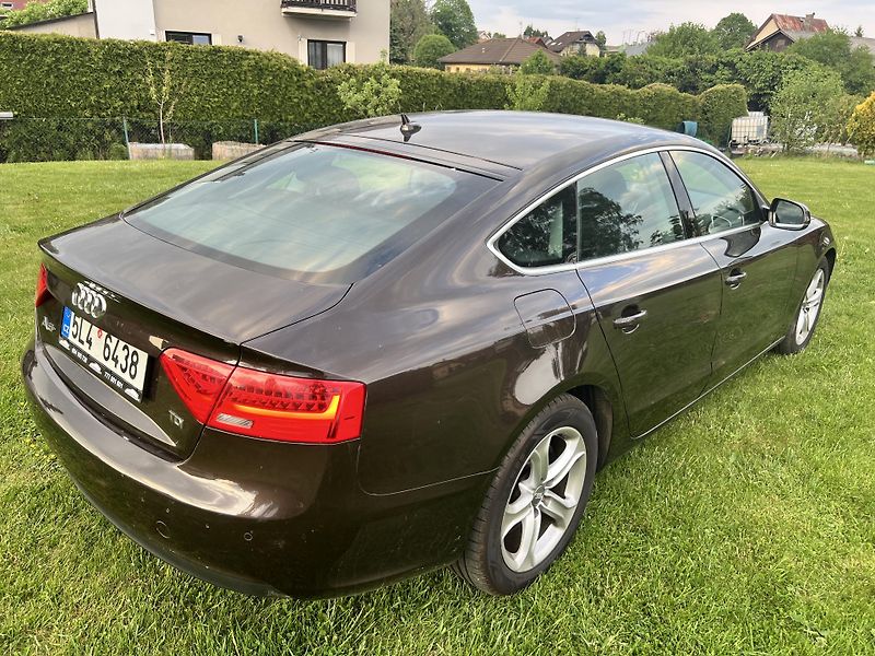 Audi A5 2.0TDI 100KW,TZ,DIGI,XENONY - fotka 7 z 49