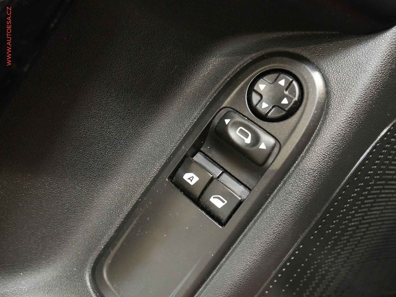 Citroën C3 (2016) 1.2., 1.maj,ČR, AC, temp - fotka 15 z 15