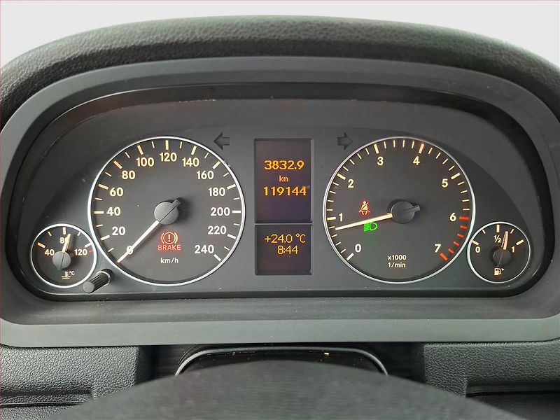 Mercedes-Benz Třídy A (2011) A 160 - fotka 11 z 14