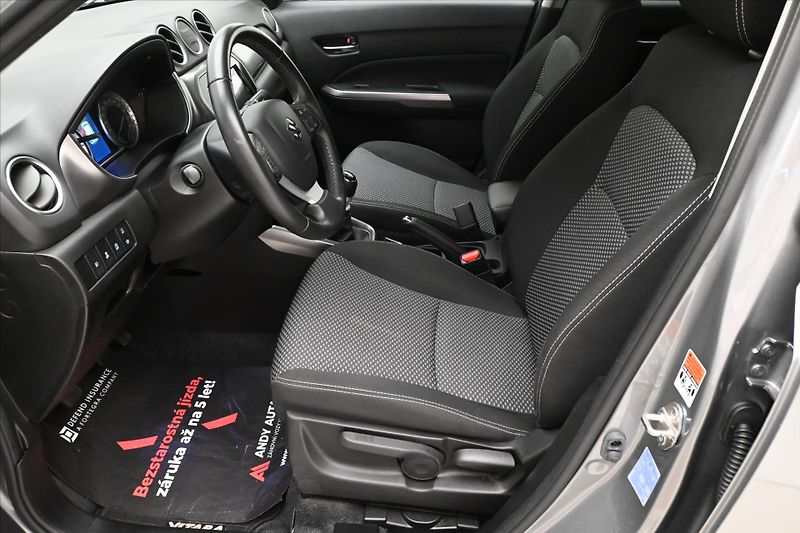 Suzuki Vitara 1,4 HYBRID 95kW Active Záruka - fotka 13 z 29