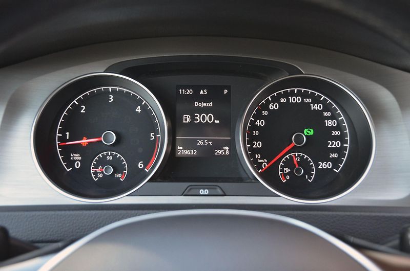 Volkswagen Golf (2014) 2.0 TDi 110kW DSG Comfortline - fotka 24 z 43