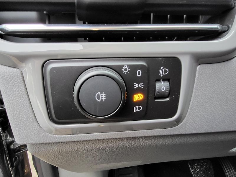 Volkswagen Caravelle (2025) Life 2,0 TDI 8AUT DR- nové - fotka 7 z 26