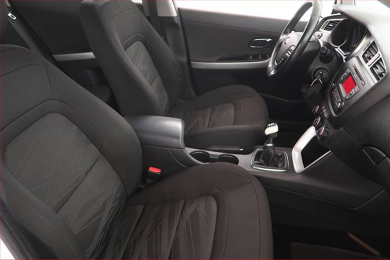 Kia Ceed (2013) 1.4 CRDi, nová STK, udržované - fotka 9 z 15
