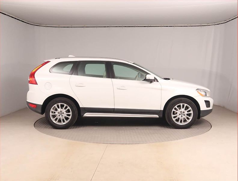 Volvo XC60 (2009) Momentum D5, 4X4, Automat - fotka 6 z 17