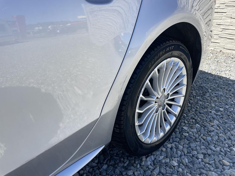 Audi A4 Avant 2.0TDi 120PS S-LINE AVANT TOP! - fotka 29 z 179