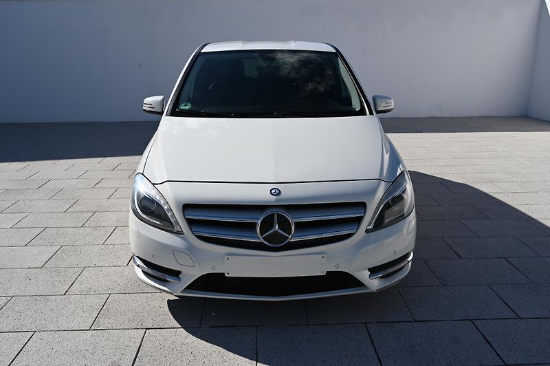 Mercedes-Benz Třídy B B 180 1.6 90KW Edition 1/2013 - fotka 2 z 38