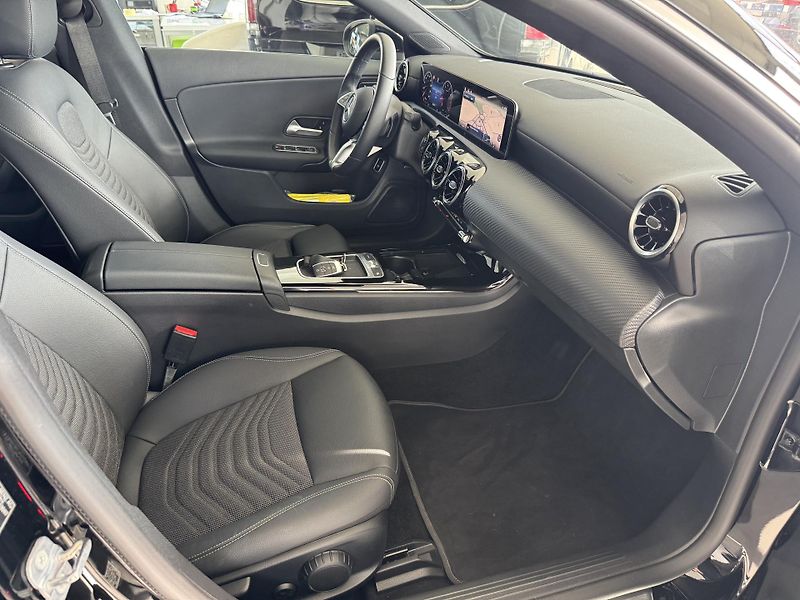 Mercedes-Benz CLA (2025) CLA 200 Shooting Brake NAVI  - fotka 15 z 26