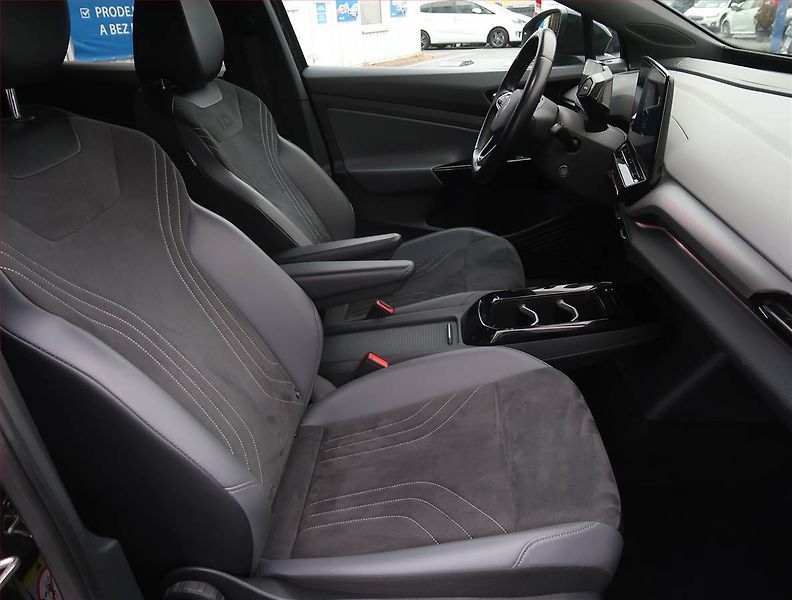 Volkswagen ID.5 (2022) Pro Perf. (82 kWh), SoH 91% - fotka 9 z 24