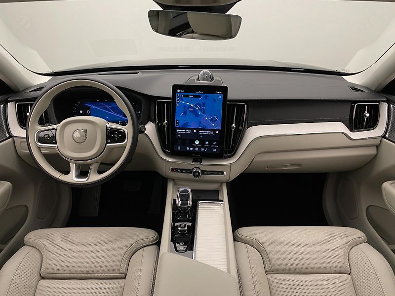 Volvo XC60 T8 AWD RECHARGE DARK ULTRA CZ - fotka 2 z 67