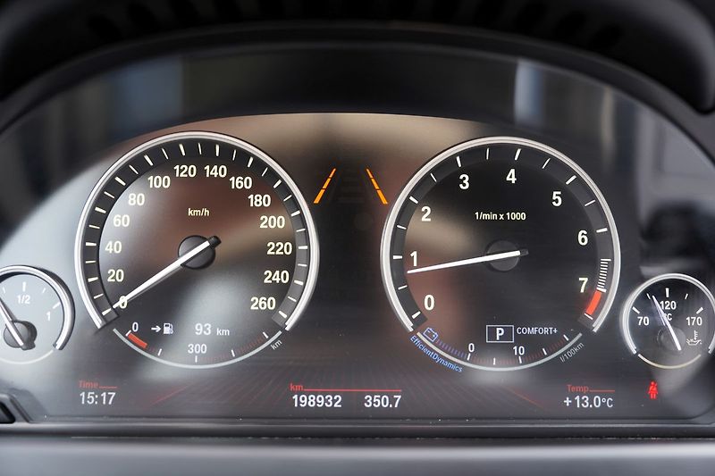 BMW Řada 6 650i V8  M paket nový motor!!! - fotka 36 z 40