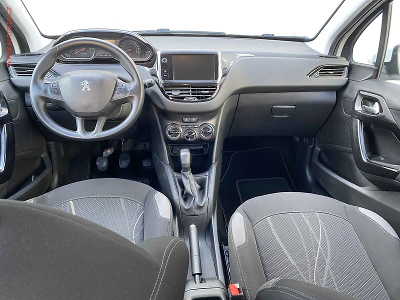 Peugeot 208 (2013) 1.2 VTi, ČR - fotka 8 z 17