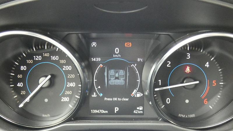 Jaguar XF 20d AWD Prestige - fotka 13 z 23