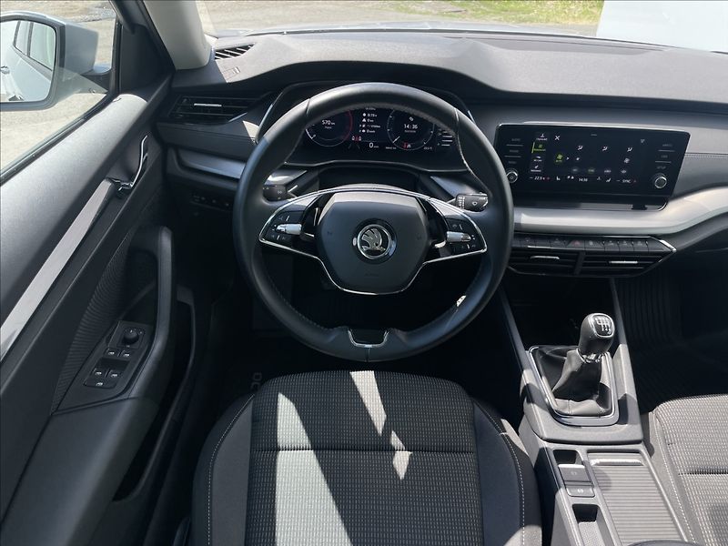 Škoda Octavia 2,0 TDI Combi Ambtion Plus LED - fotka 7 z 24