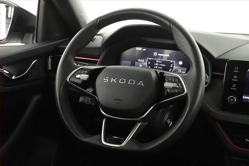 Škoda Kamiq (2025) Monte Carlo 1.0 TSI - fotka 14 z 15