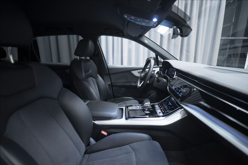 Audi Q7 3,0 TDI QUATTRO S-LINE 1. MAJ - fotka 8 z 45