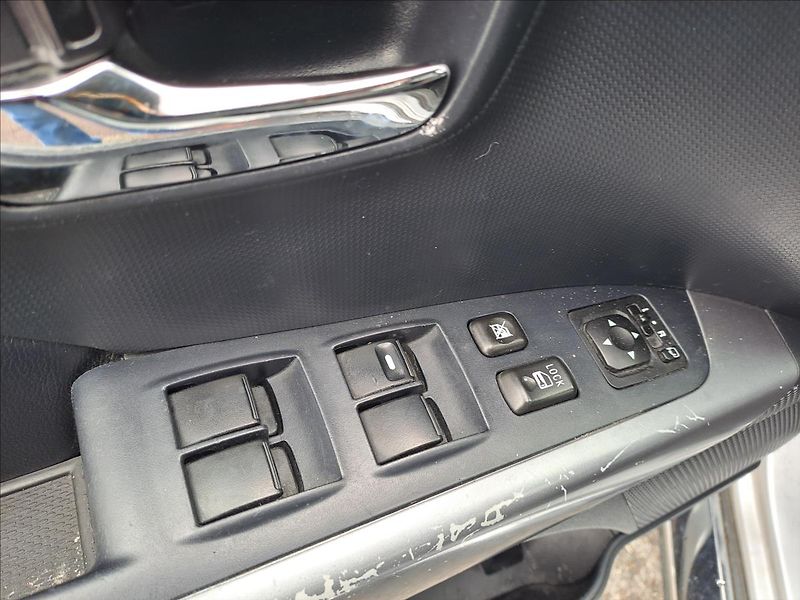Peugeot 4007 2,2 HDI 4WD KŮŽE - fotka 10 z 17
