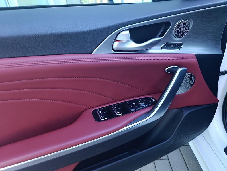 Kia Stinger (2021) 3.3. 269KW čr 1. Majitel - fotka 11 z 15