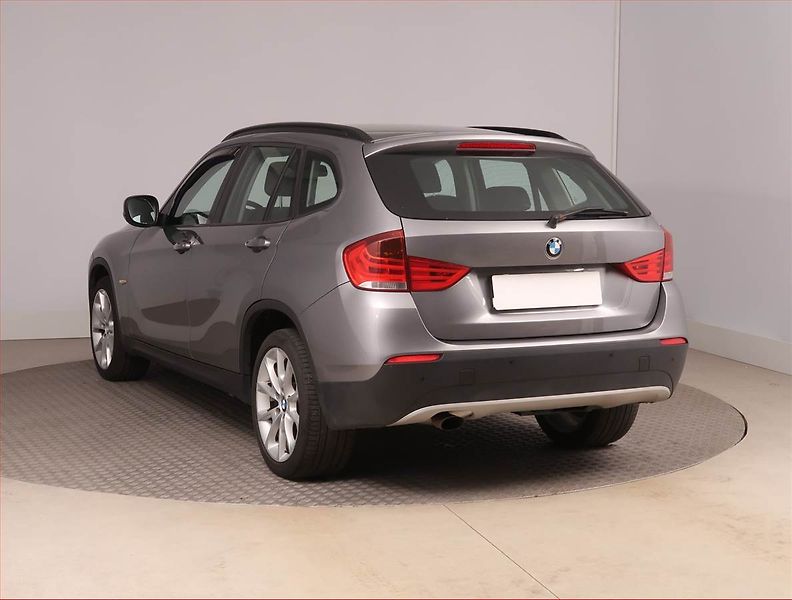 BMW X1 (2011) sDrive18d, Park. senzory - fotka 4 z 15