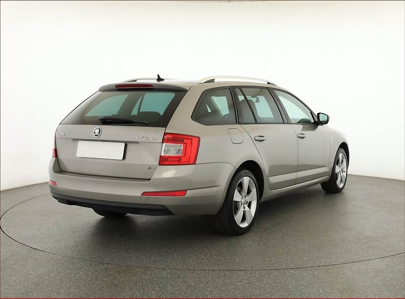 Škoda Octavia (2014) Elegance 2.0 TDI, 4X4 - fotka 5 z 20