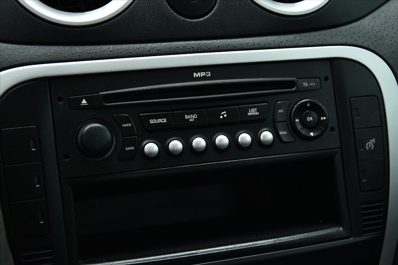 Citroën C3 1.4i KLIMA 1.MAJ. SERVIS.KN ČR - fotka 14 z 17