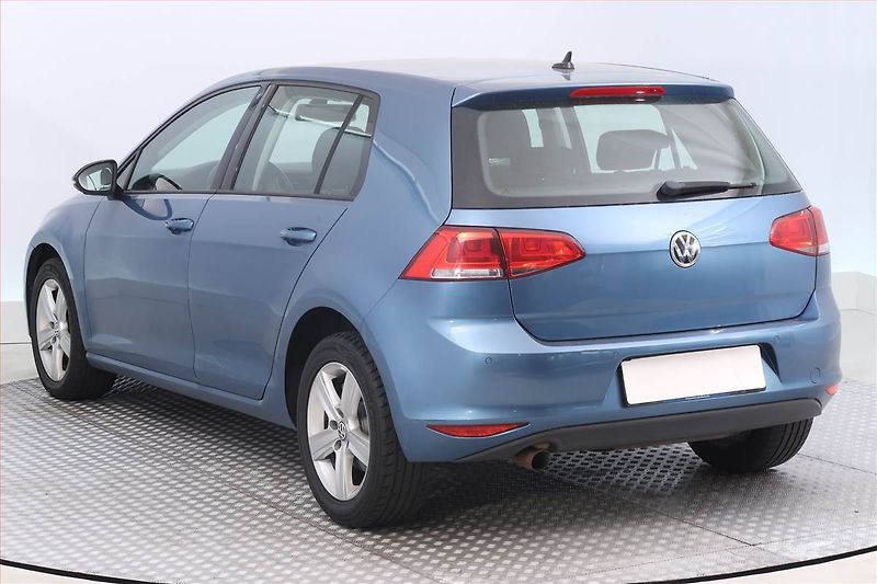 Volkswagen Golf (2013) 1.6 TDI, Serv.kniha, Navi - fotka 4 z 17