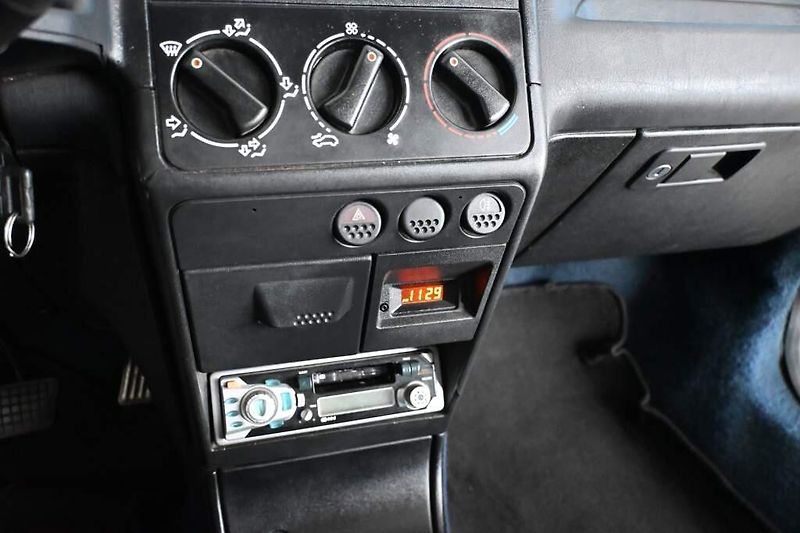 Peugeot 205 (1995) 1.4 CABRIO Pininfarina i - fotka 17 z 19
