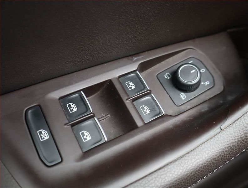 Volkswagen Passat (2015) 1.8 TSI, Automat, Serv.kniha - fotka 21 z 24