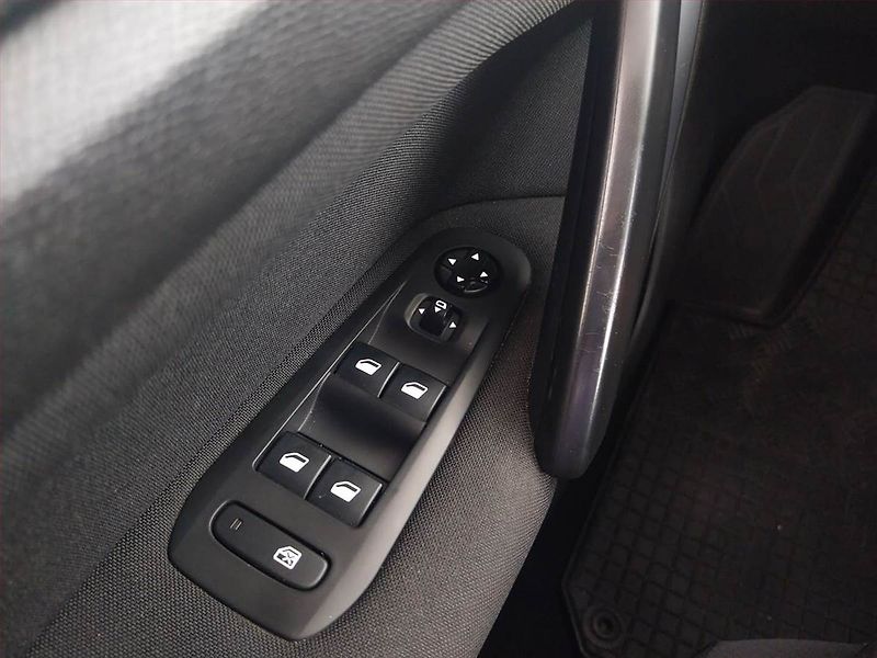 Peugeot 308 (2017) 1.2 PureTech, ČR,1.maj - fotka 18 z 20