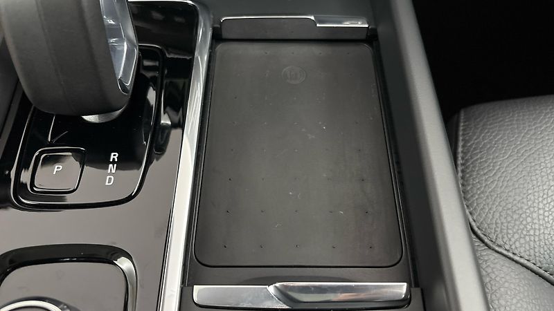 Volvo XC60 2.0 B4 AUT AWD Momentum Pro - fotka 25 z 31