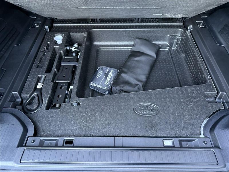 Land Rover Defender (2026) 3,0 S D200 - fotka 22 z 23
