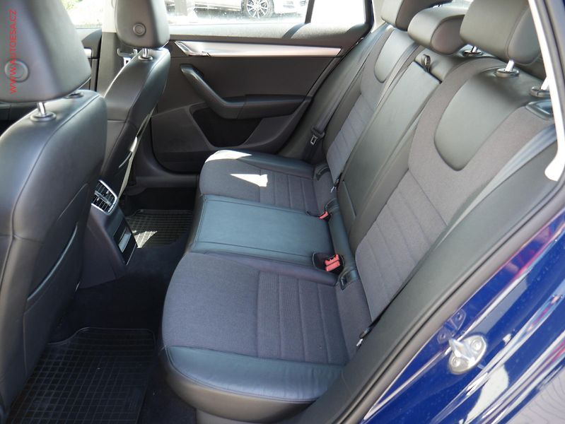 Škoda Octavia (2014) 2.0TDi, DSG, park.asist - fotka 10 z 16
