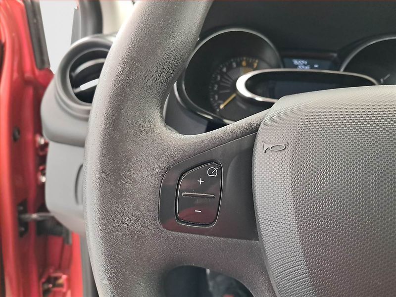 Renault Clio (2012) 1.2 16V, nová STK, slušný stav - fotka 16 z 18