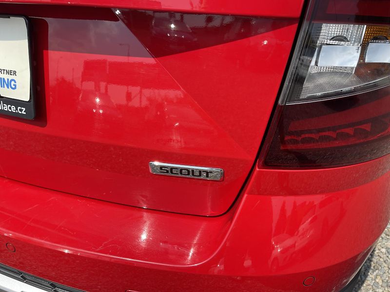 Škoda Octavia 2.0 TDi 135kW SCOUT DSG 4x4 ČR - fotka 11 z 55