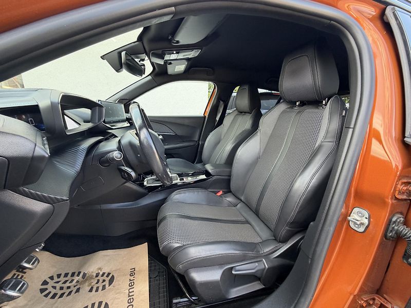 Peugeot 2008 GT 1.2 PureTech 130 S&S MAN6 - fotka 25 z 29