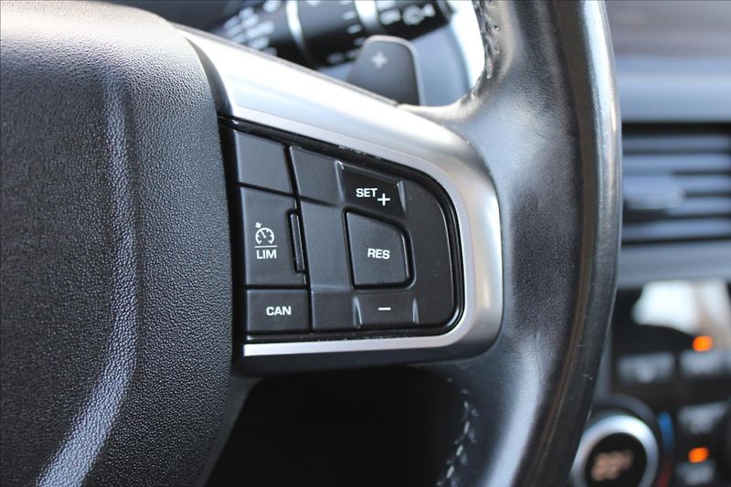 Land Rover Discovery Sport 2,0 TD4  NOVÉ V ČR,A/T,4x4 - fotka 19 z 30