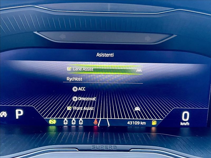 Škoda Superb 2,0 TDI DSG VIRTUAL ACC ZÁRUKA - fotka 23 z 48