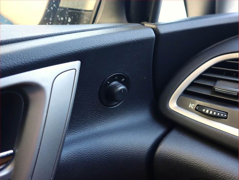 Opel Astra (2010) 1.6 T, Automat, Tempomat - fotka 18 z 18