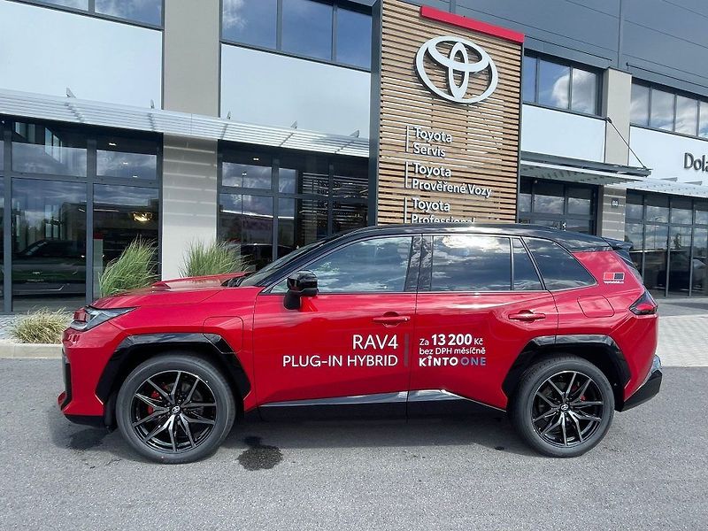 Toyota RAV4 2.5L PHEV CVT 4X4 GR SPORT - fotka 4 z 31