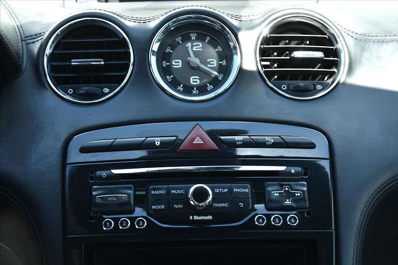 Peugeot RCZ 1.6i 147kW SERVIS.KNIHA ČR - fotka 17 z 25