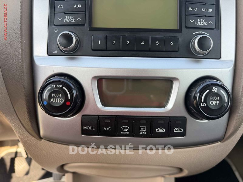 Kia Sportage (2009) 2.0CRDi - fotka 16 z 18