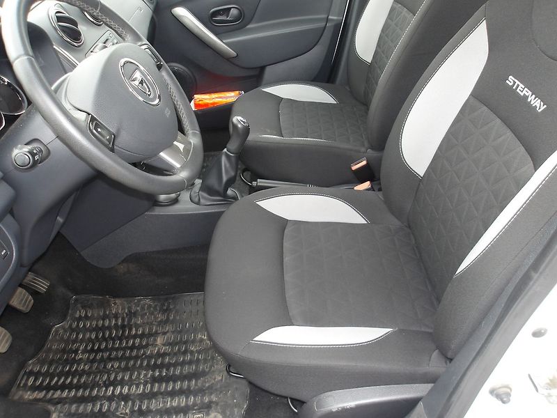 Dacia Sandero 1,0i 66kW STEPWAY  ČR NAJ.4000 - fotka 16 z 24