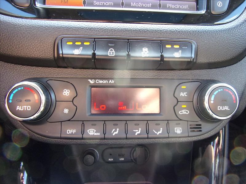 Kia Ceed 1,6 CRDi Exclusive SW - fotka 20 z 28