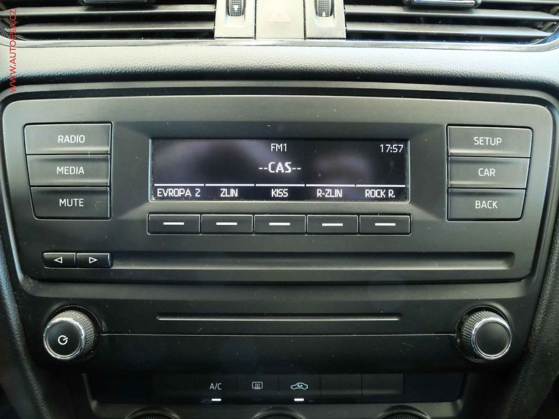 Škoda Octavia (2014) 1.2TSi, 2.maj,ČR, AC - fotka 15 z 16