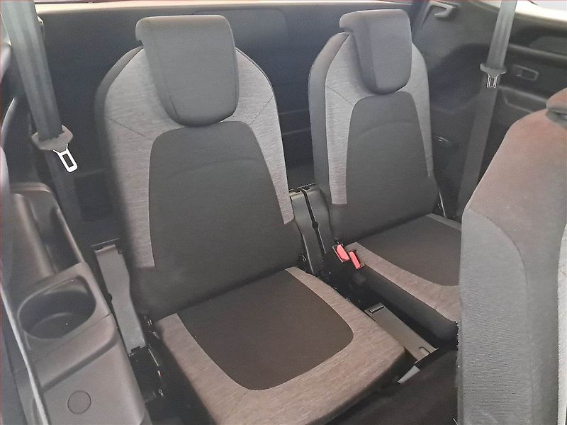 Citroën C4 Picasso (2017) 1.6 BlueHDi, 7 míst, Navi - fotka 16 z 23